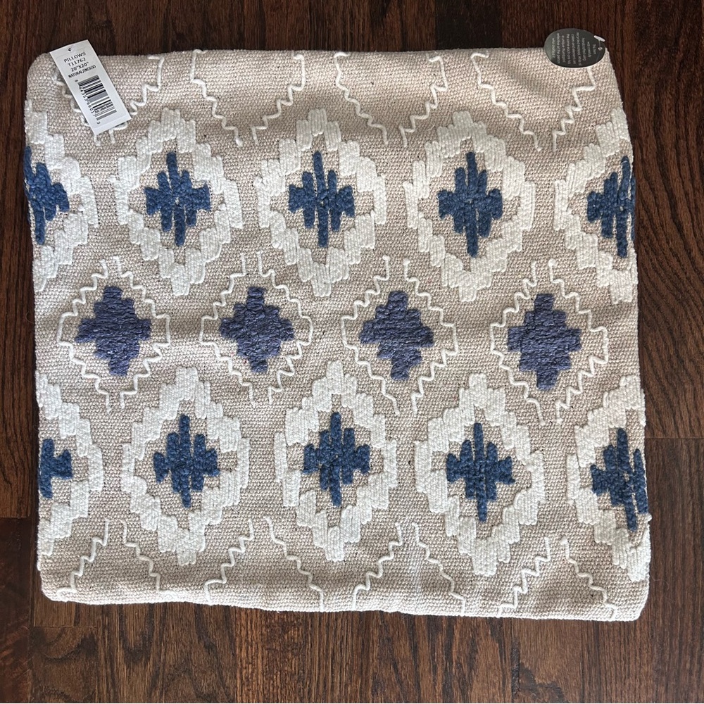 Rizzy Home | T11762 | Down Fill Decorative Pillow | 20"x20" NWT